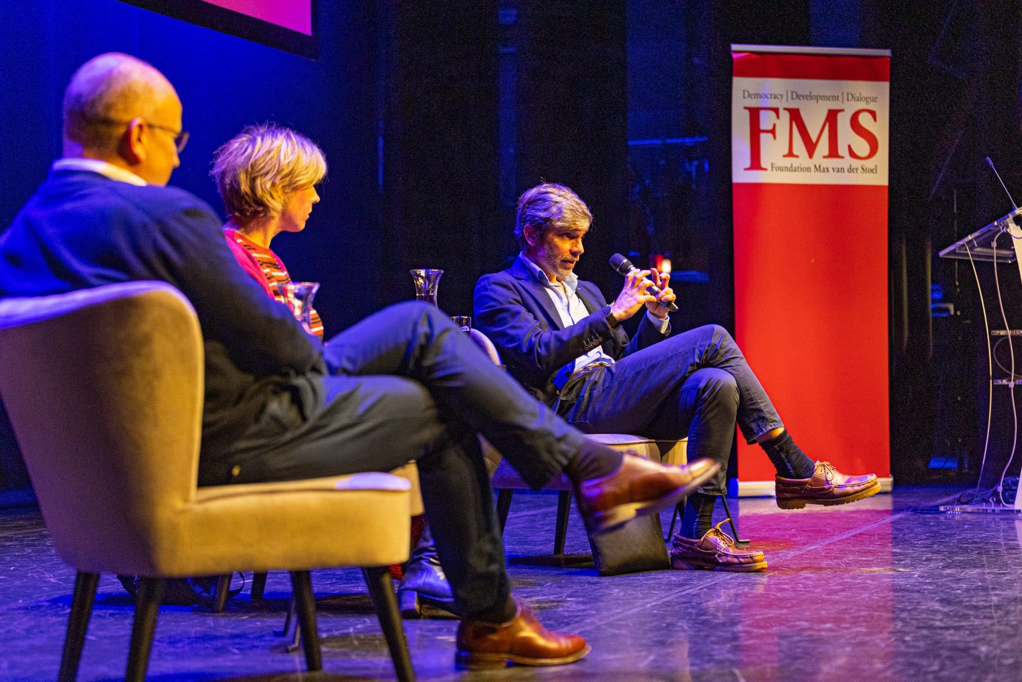 Dialogue - Foundation Max van der Stoel